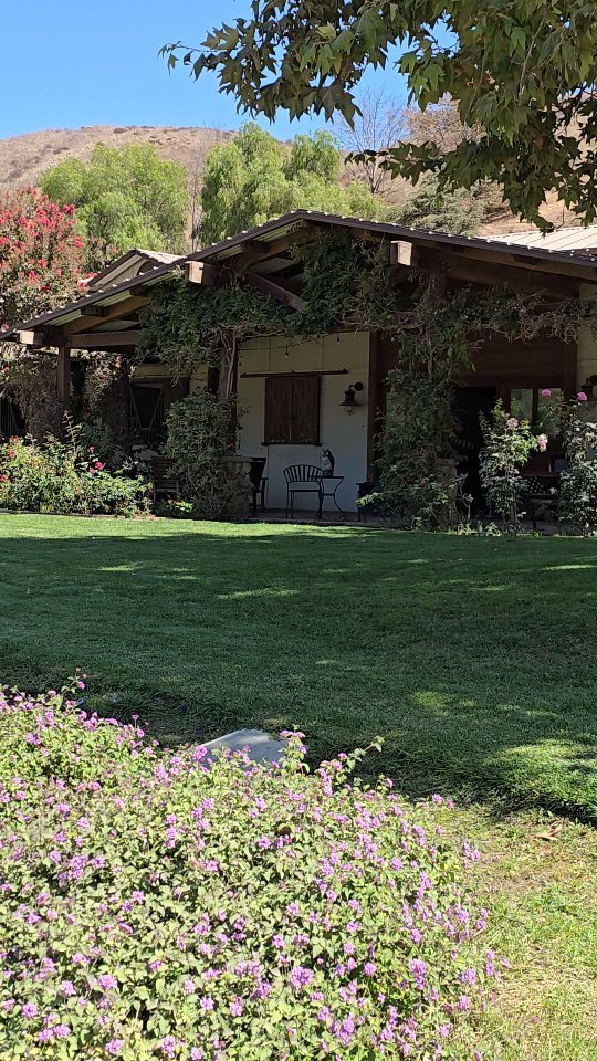 10 tips on what to look for on a venue walkthrough: 1. Check Accessibility • Parking: Ensure there’s ample…